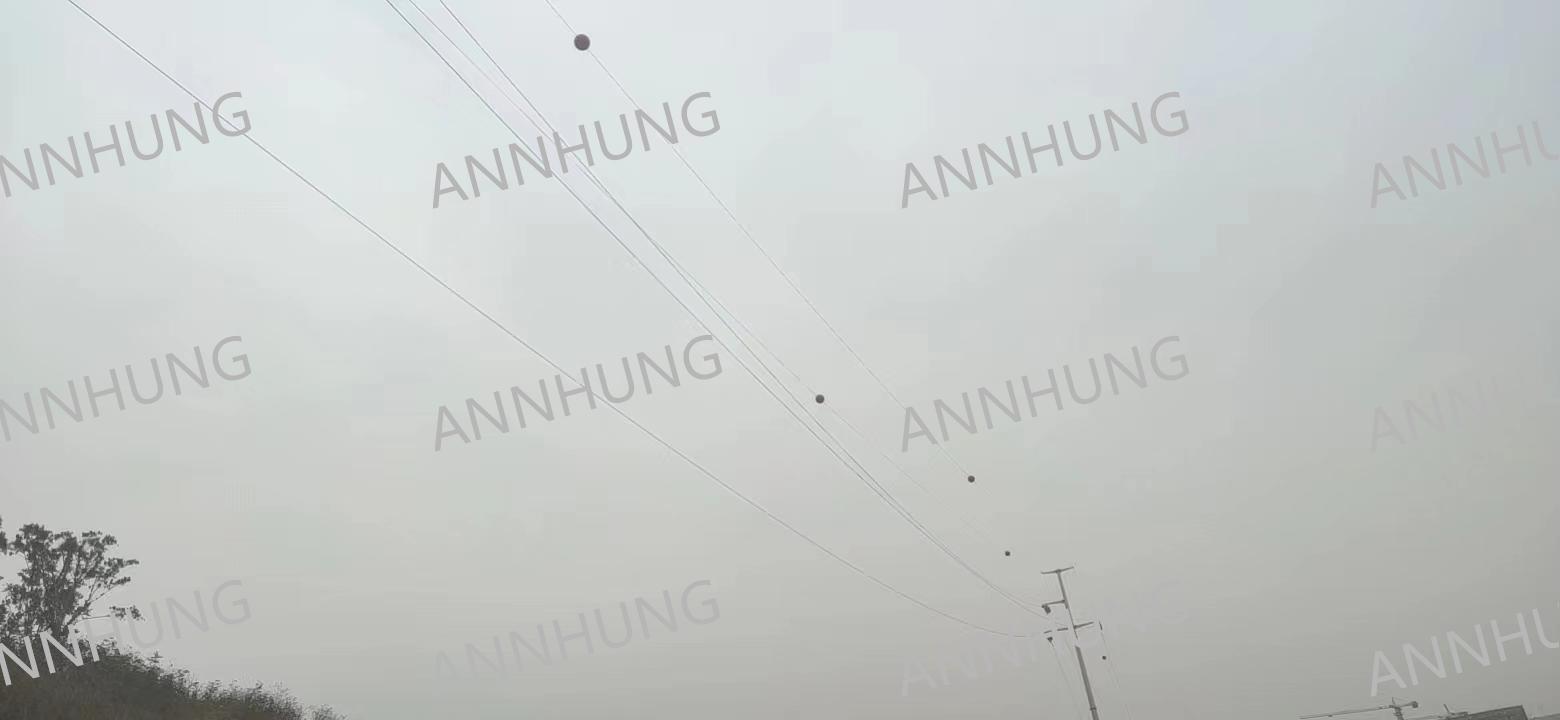 последний случай компании о Aircraft Warning Sphere Installation Case: AH-AWS 600 mm Fiberglass Markers on High-Voltage Transmission Lines